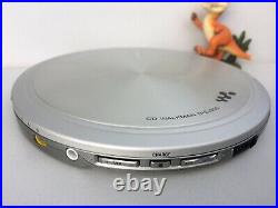 Sony D-EJ955 CD Player Discman CD Walkman Battery case Metal flap door Silver