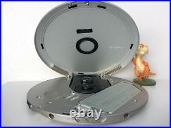 Sony D-EJ955 CD Player Discman CD Walkman Battery case Metal flap door Silver