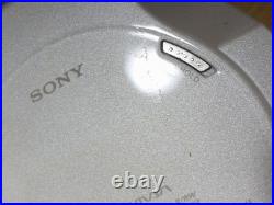 Sony D-NE20 Portable CD Player Walkman White ATRAC MP3 Optical Line Out Japan