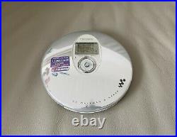 Sony D-NE800 ATRAC/MP3 CD Walkman with Accessories & Original Box