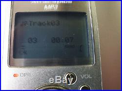 Sony D-NE900 ATRAC/MP3 Walkman Personal Portable CD Player Silver