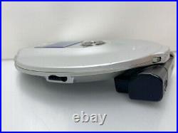 Sony D-NE900 Silver Discman CD Player WALKMAN with Battery Case used working F/S