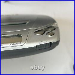 Sony D191 Discman CD Walkman Portable CD Player Grey D-191 Case + 2 Headphones