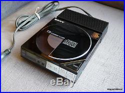 Sony D50 Personal CD player Discman, mint condition, w 220/110v wall adapt