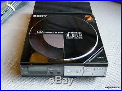 Sony D50 Personal CD player Discman, mint condition, w 220/110v wall adapt