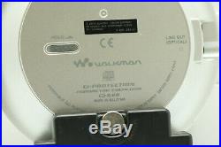 Sony DNE900 ATRAC/MP3 Walkman Personal Portable CD Player Silver (D-NE900/S)