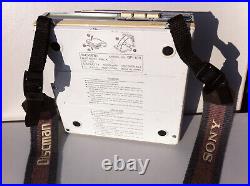 Sony Discman D-10/D-100 CD Player Portable CD Walkman White Tragbaren Metal