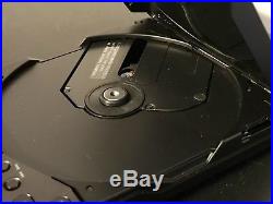 Sony Discman D-15 Portable CD Player With case and AC adapter
