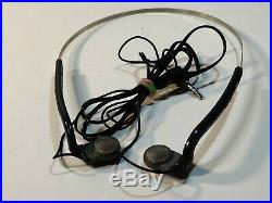 Sony Discman D-25 Portable CD Player With MDR W07 Headphones. Read All