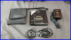 Sony Discman D-303 CD Player Mega Bass 1bit DAC With Accessories