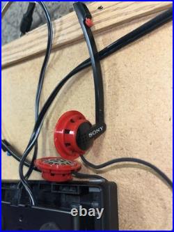 Sony Discman D-35 Compact Disc CD Player Excellent Condition Mount Headphones