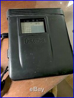 Sony Discman, D-35, Excellent. Compact Disc Player, + Disc Cassette Adapter