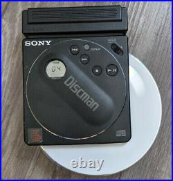 Sony Discman D-88 CD Player / Battery / Adapter / Case / Excellent