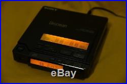Sony Discman D555 CD Player Working sounds great Come With Recharge Battery