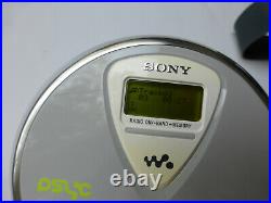 Sony Walkman D-NF400 TV/Weather/FM/AM Atrac3plus MP3 CD Player with Case Working