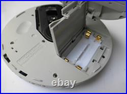 Sony Walkman D-NF400 TV/Weather/FM/AM Atrac3plus MP3 CD Player with Case Working