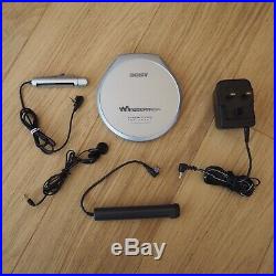 Sony Walkman/Discman D-EJ925 Portable CD Player with headphones charger