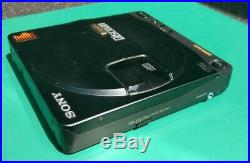 Stunning And Super Vintage Sony Discman Personal / Portable CD Player D-99