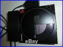 Stunning Sony D5/D50 vintage personal cd player with 220/240 adapter pre discman