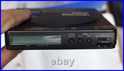 VINTAGE SONY DISCMAN D-99 D99 1bit DAC CD PLAYER with BOX & MANUAL HEADPHONES