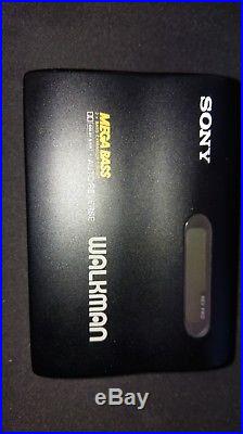 VINTAGE SONY DISCMAN PERSONAL D-99 + Sony Walkman DD Mega Bass WM-EX50