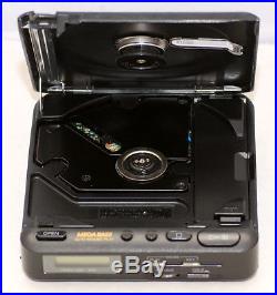 VINTAGE SONY DISCMAN PERSONAL / PORTABLE CD PLAYER D-22 (1980's)