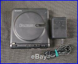 VINTAGE SONY DISCMAN PERSONAL / PORTABLE CD PLAYER D-22 (1980's)With Charger