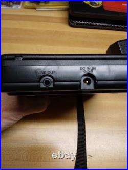 Vintage 1990 Sony DiscMan D-11 Portable CD Player Mega Bass