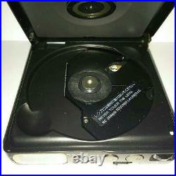 Vintage SONY CD WALKMAN 8cm CD D-82 Portable Player Black Junk Condition Rare