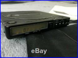 Vintage SONY DISCMAN D-250 D-25 Year 1989 16 Bit Portable CD Player Compact Disc
