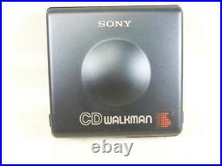 Vintage SONY Discman Personal CD player D-82 Walkman 8 m CD JUNK For Parts Japan