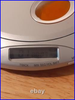 Vintage Sony CD Walkman ESP Max D-E340 Silver Opened Barely used SEE VIDEO
