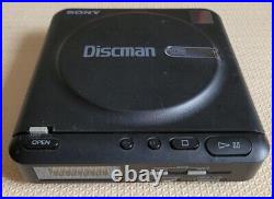 Vintage Sony Discman Walkman D-2 CD Compact Disc Player Black Made In Japan 1988