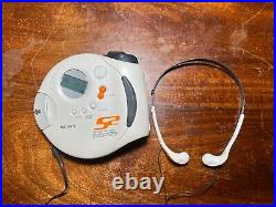 Vintage Sony S2 Sports CD Walkman Compact Disc/MP3 Player (D-CS901)